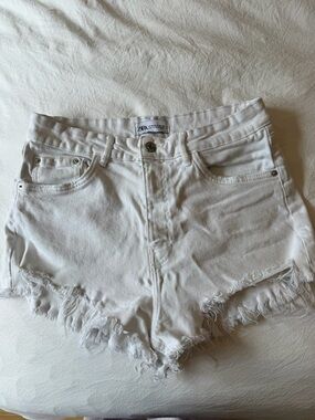 Zara White High-Rise Frayed Hem Denim Shorts